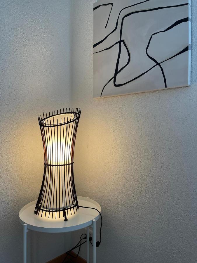Appartement Luna Avec Parking Couvert Prive Le Locle Kültér fotó