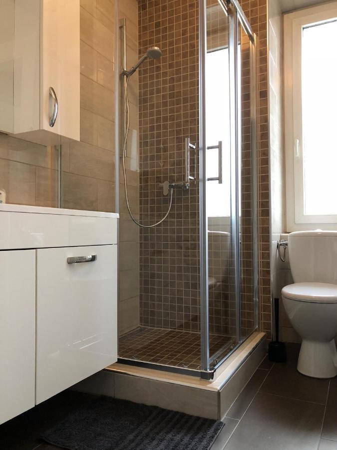 Appartement Luna Avec Parking Couvert Prive Le Locle Kültér fotó