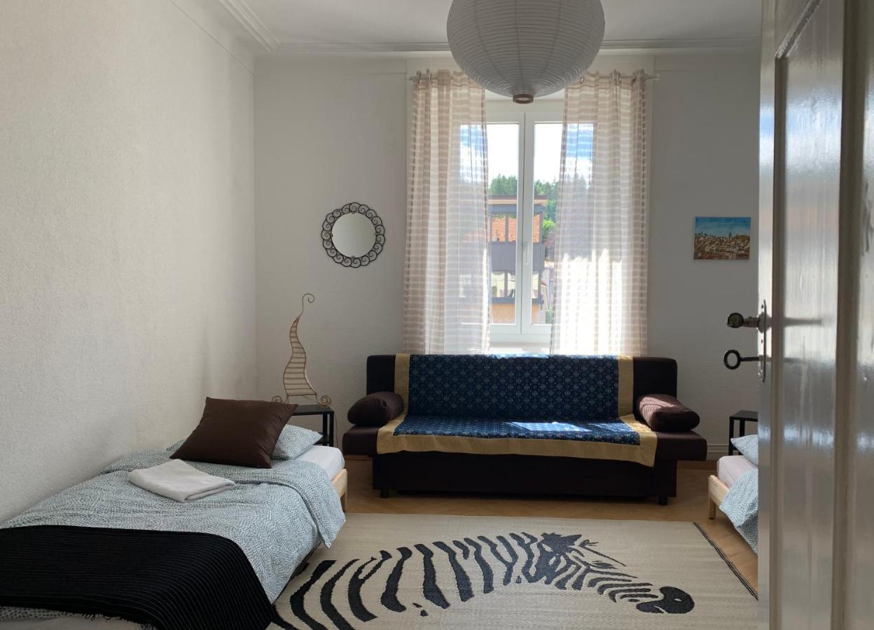 Appartement Luna Avec Parking Couvert Prive Le Locle Kültér fotó